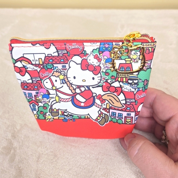Hello Kitty With Horse Coin Purse - Picture 5 of 8